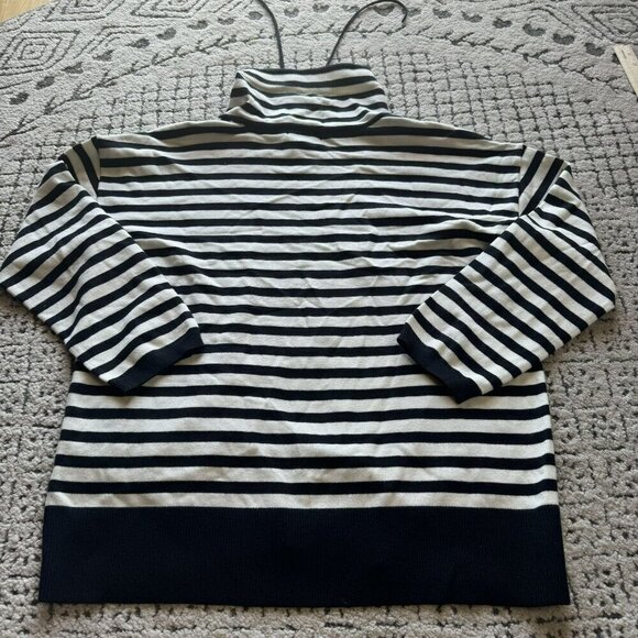Liz Claiborne Ladies' Black & White Striped Turtleneck Sweater Size XL NWT - Picture 2 of 3